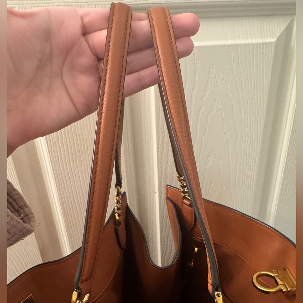 Ferragamo Trifolio Tan and Gold Shoulder Bag with Chain Strap - Picture 10 of 11